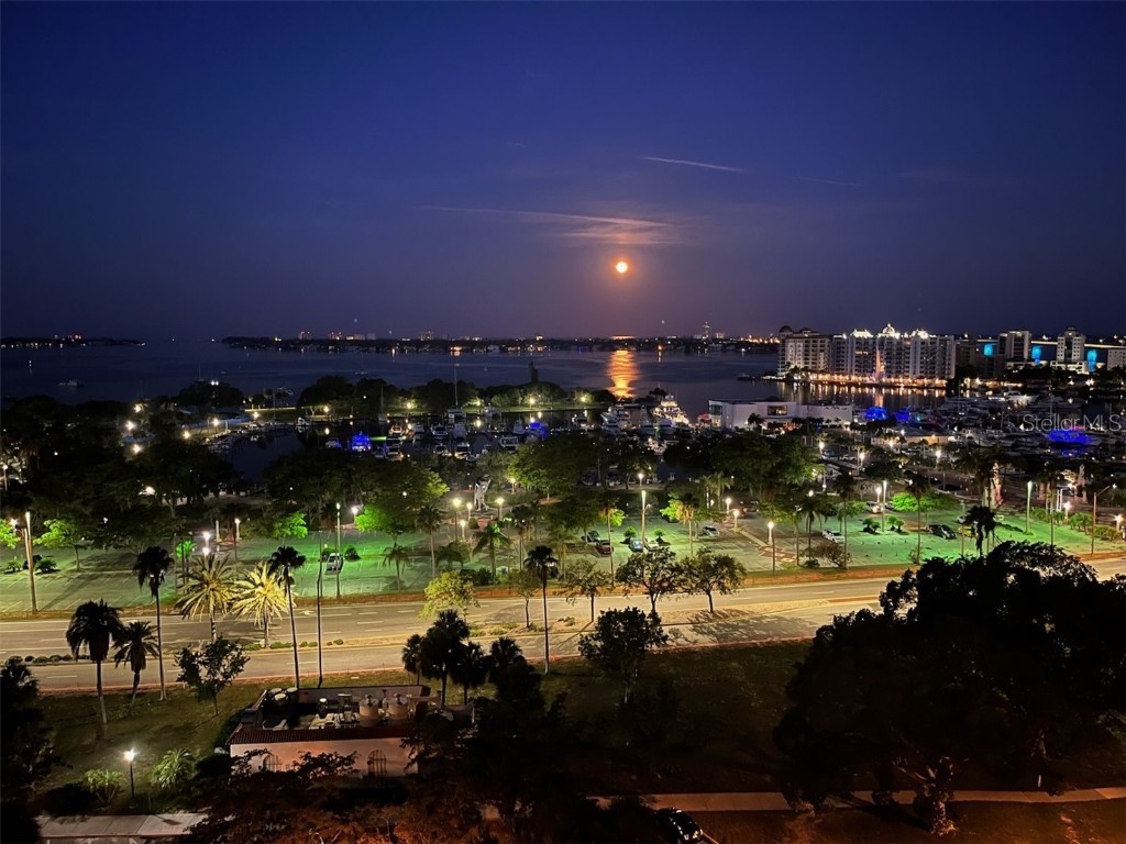 101 S Gulfstream Avenue #15H Sarasota FL 34236 N6137462 image1