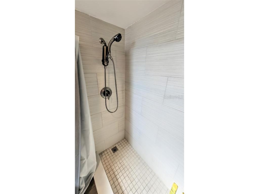 101 S Gulfstream Avenue #7E Sarasota FL 34236 A4674466 image18