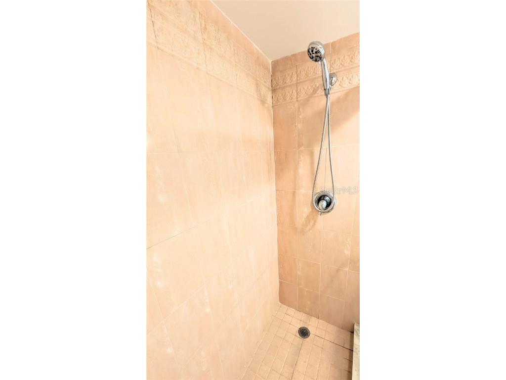 101 S Gulfstream Avenue #7E Sarasota FL 34236 A4674466 image23