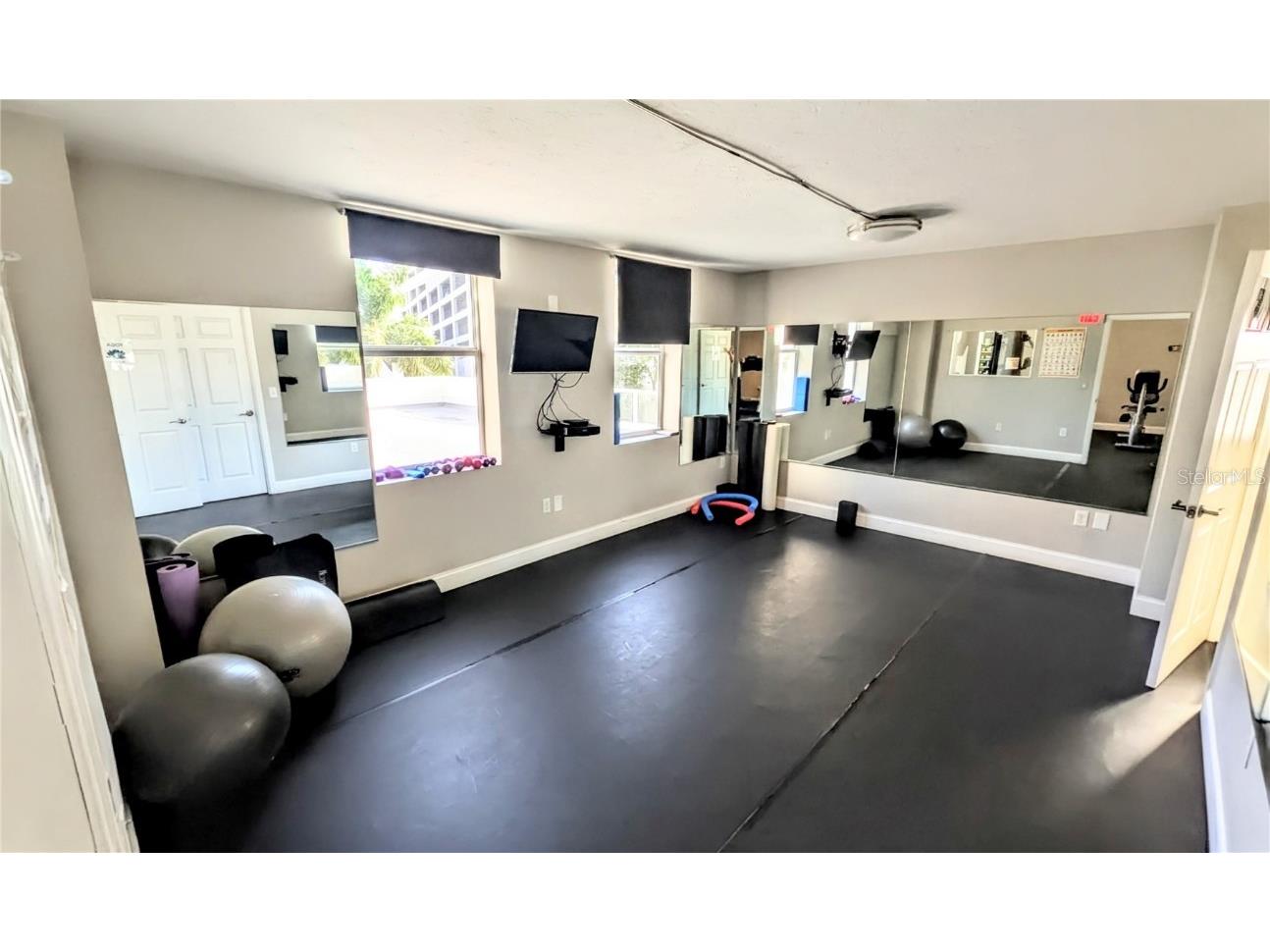 101 S Gulfstream Avenue #7E Sarasota FL 34236 A4674466 image35