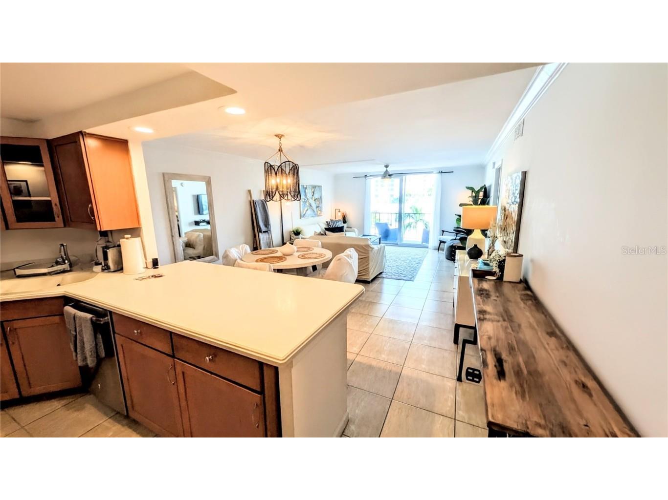 101 S Gulfstream Avenue #7E Sarasota FL 34236 A4674466 image4