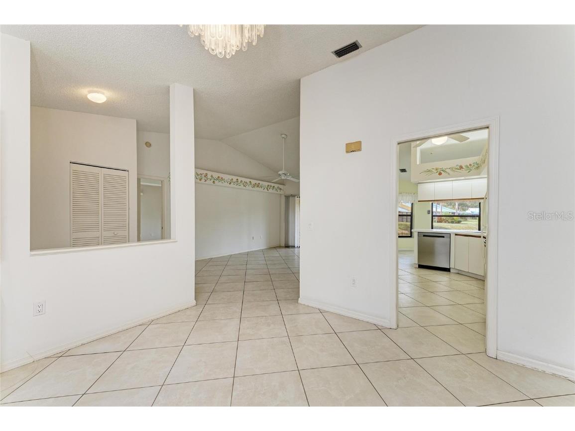 101 Southampton Place N #248 Venice FL 34293 A4673622 image12