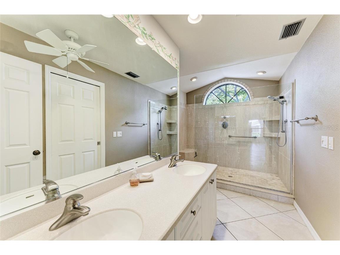 101 Southampton Place N #248 Venice FL 34293 A4673622 image23