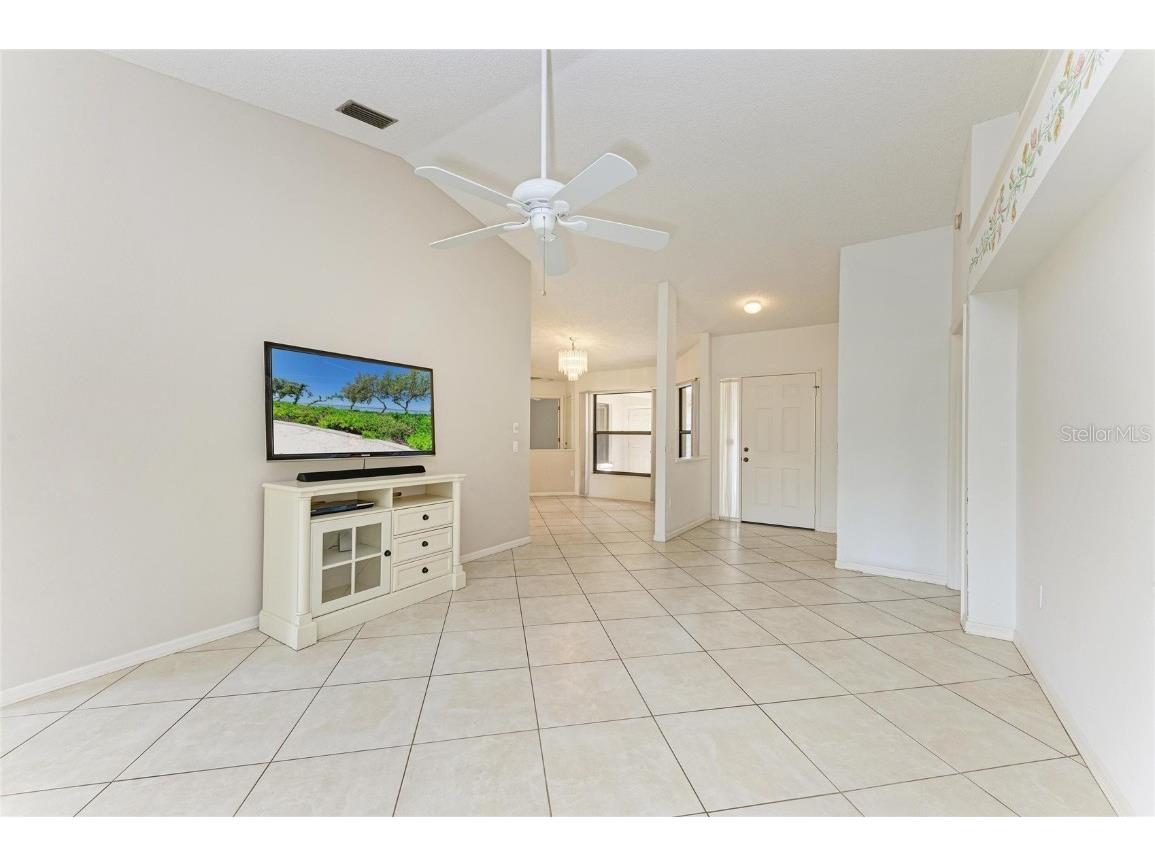 101 Southampton Place N #248 Venice FL 34293 A4673622 image8