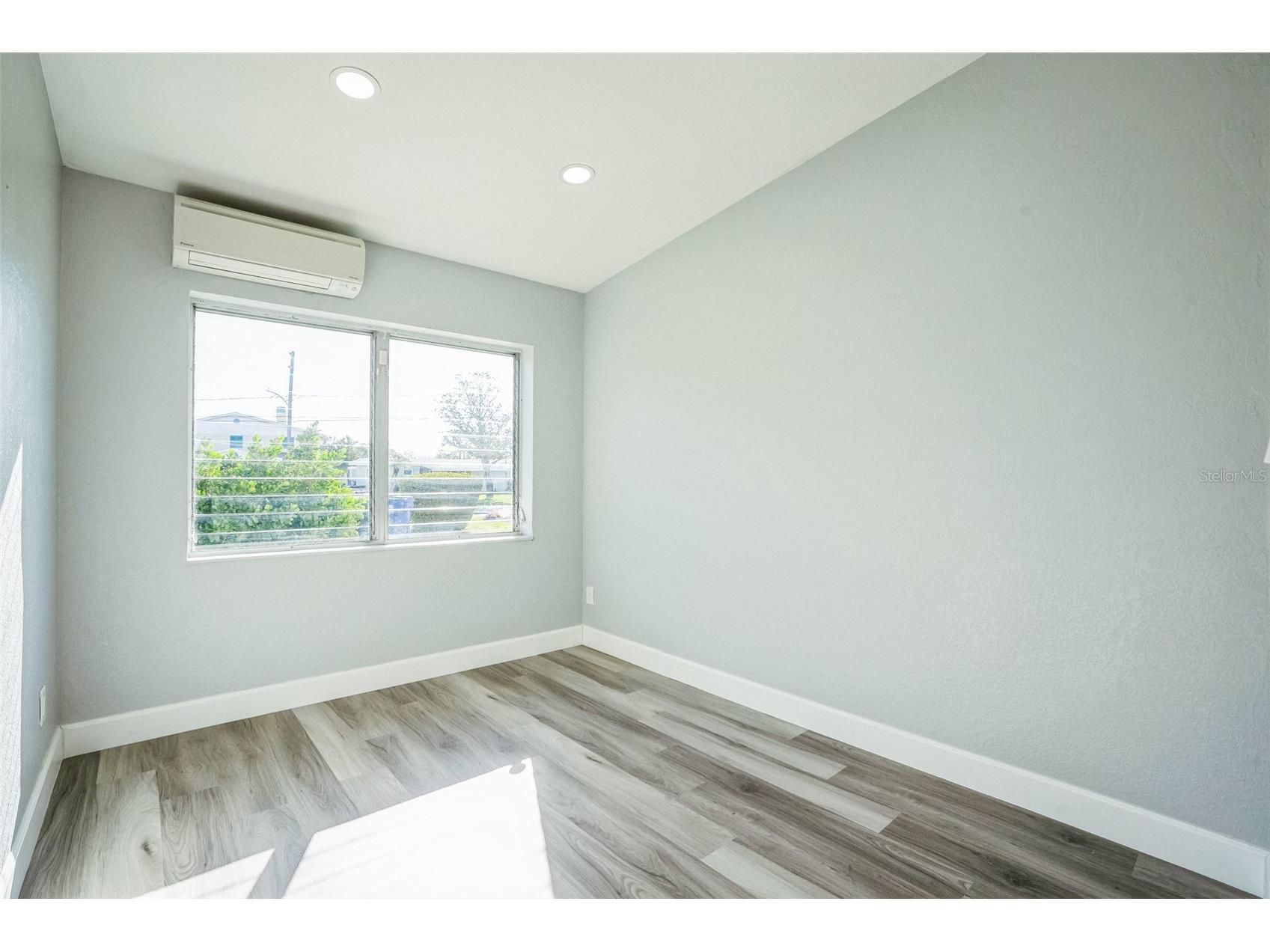 101 Sunlit Cove Drive NE Saint Petersburg FL 33702 TB8477272 image24