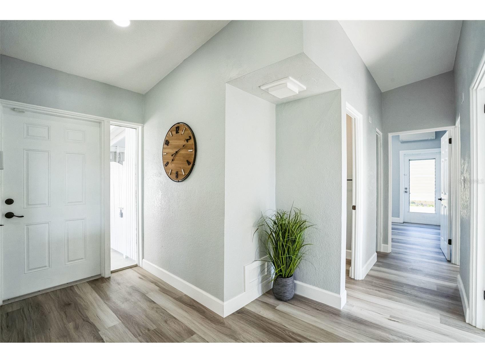 101 Sunlit Cove Drive NE Saint Petersburg FL 33702 TB8477272 image8