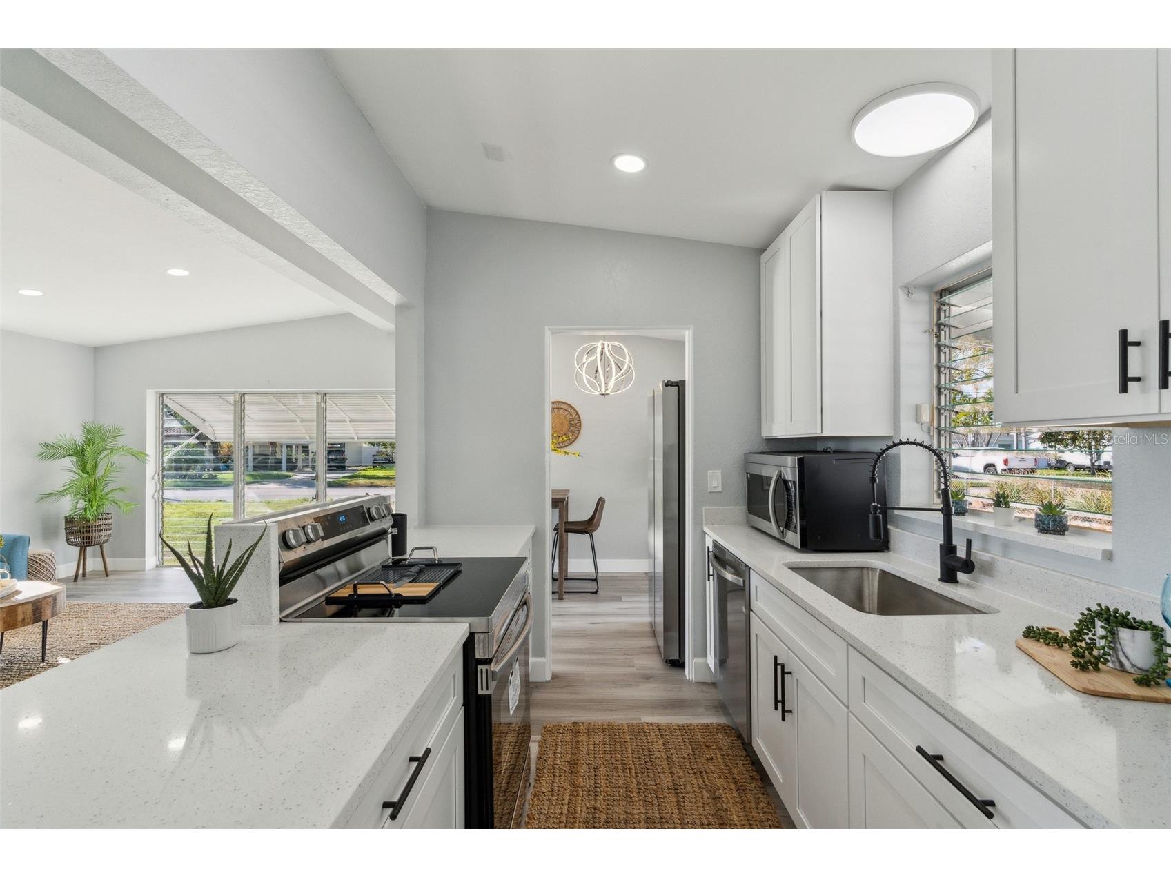 101 Sunlit Cove Drive NE Saint Petersburg FL 33702 TB8477272 image9