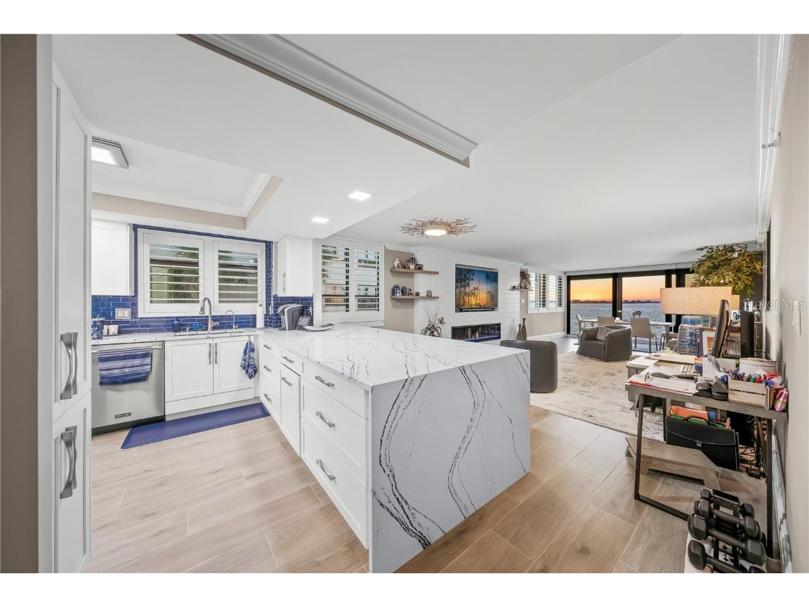 101 Sunset Drive #103 Sarasota FL 34236 A4644066 image3