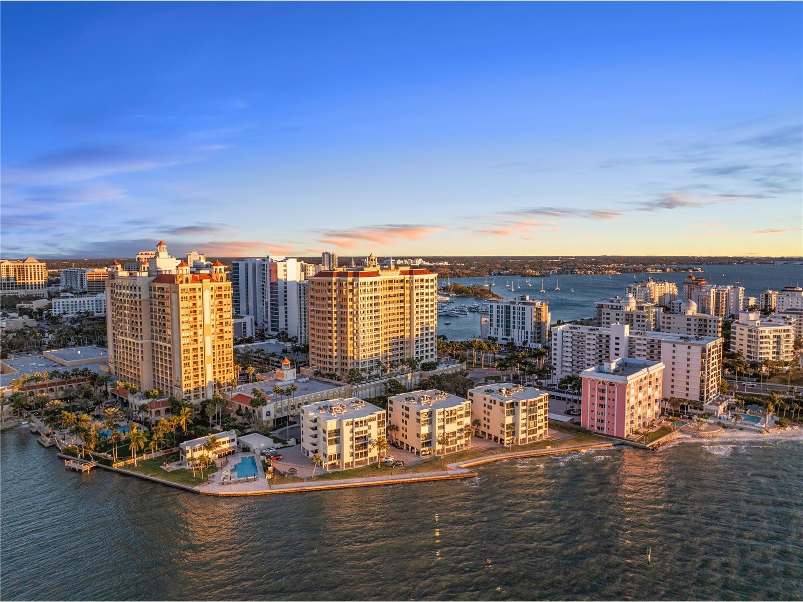 101 Sunset Drive #402 Sarasota FL 34236 - SARASOTA BAY A4680474 image1