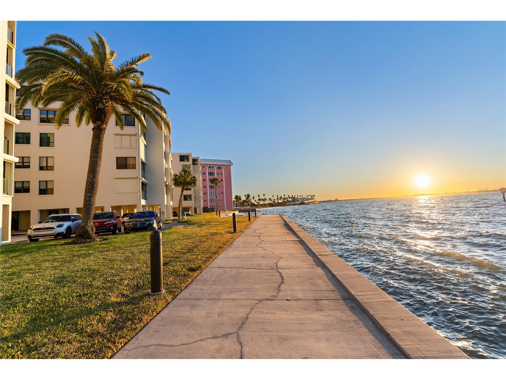 101 Sunset Drive #402 Sarasota FL 34236 - SARASOTA BAY A4680474 image3