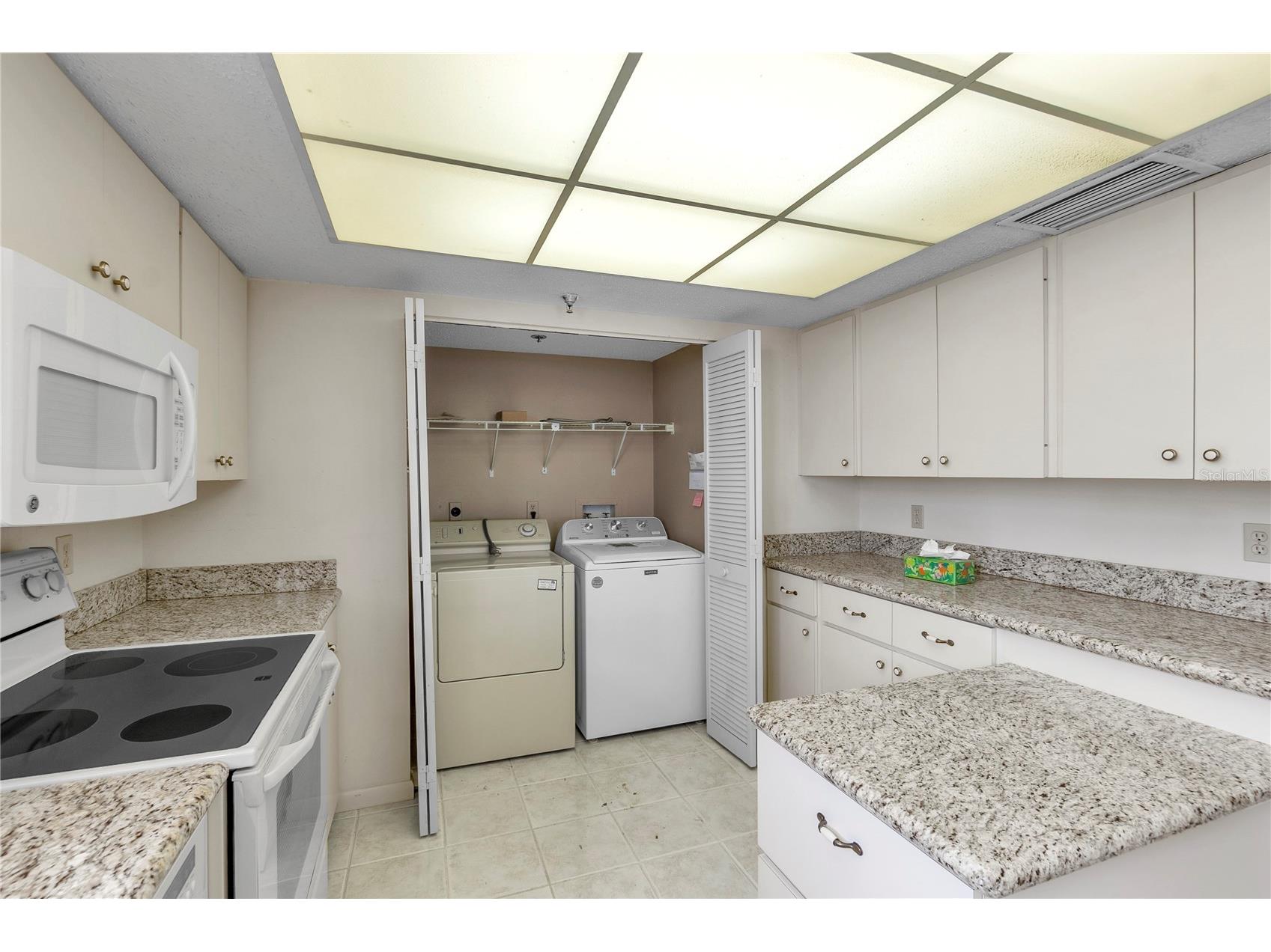 101 Sunset Drive #PH1 Sarasota FL 34236 - SARASOTA BAY A4698459 image8