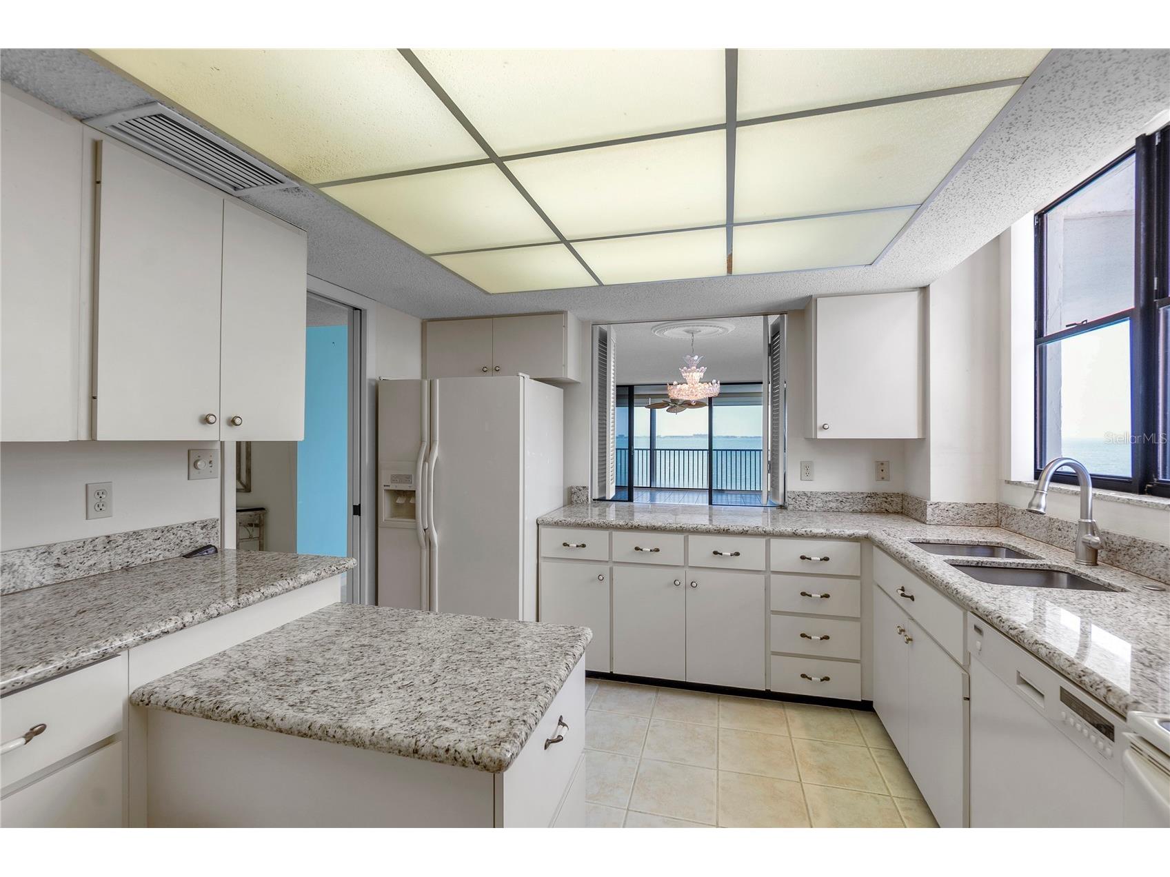 101 Sunset Drive #PH1 Sarasota FL 34236 - SARASOTA BAY A4698459 image9