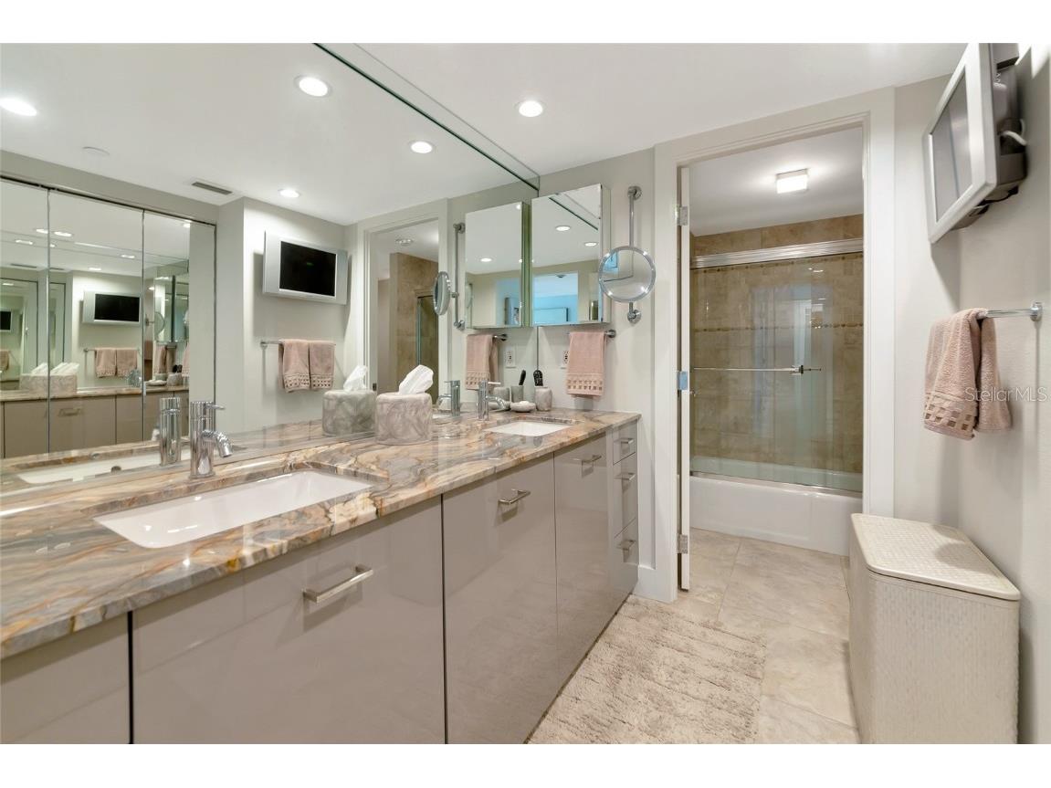 101 Sunset Drive #PH3 Sarasota FL 34236 - SARASOTA BAY/INTER-COASTAL A4644265 image16