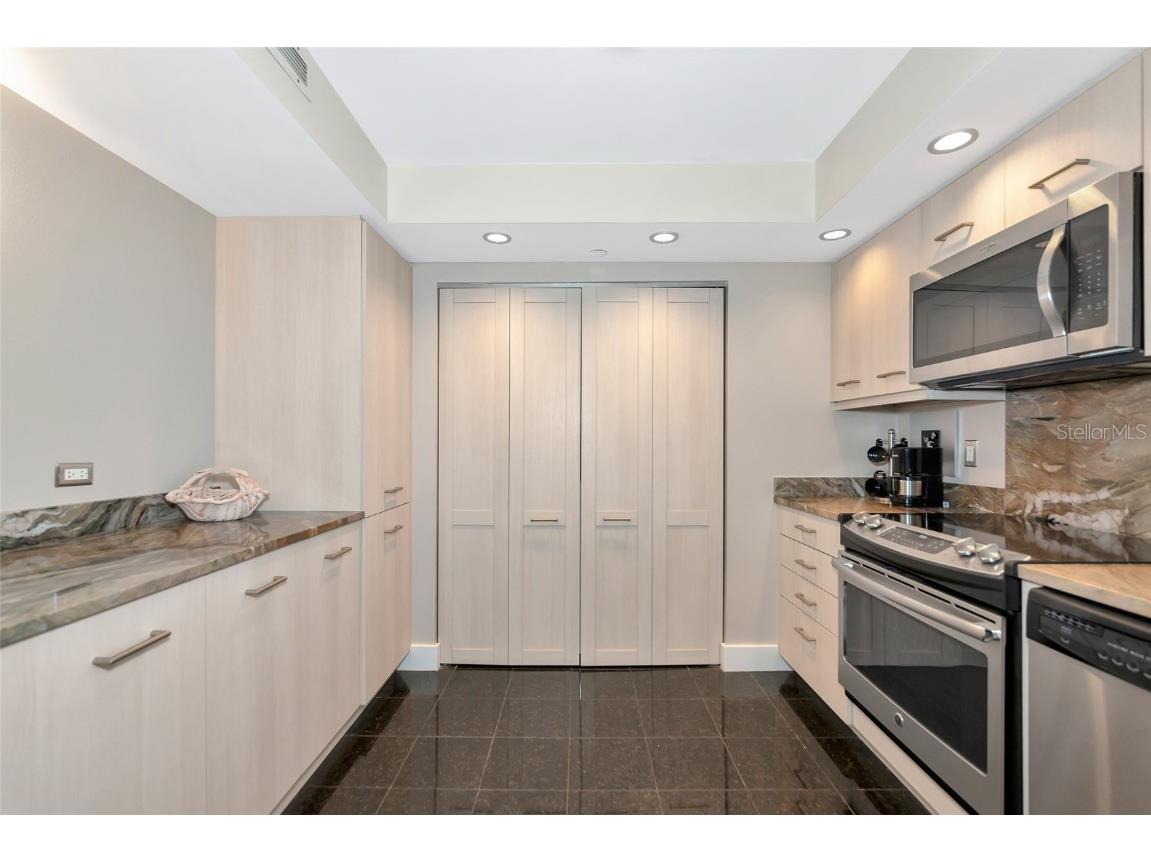 101 Sunset Drive #PH3 Sarasota FL 34236 - SARASOTA BAY/INTER-COASTAL A4644265 image26