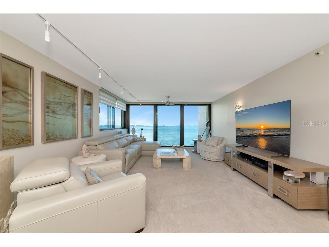 101 Sunset Drive #PH3 Sarasota FL 34236 - SARASOTA BAY/INTER-COASTAL A4644265 image3