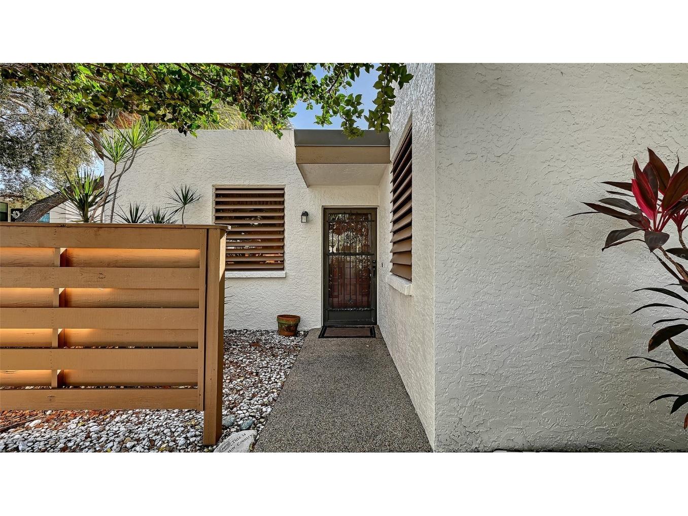 101 Tidewater Drive #101 Bradenton FL 34210 A4671909 image1