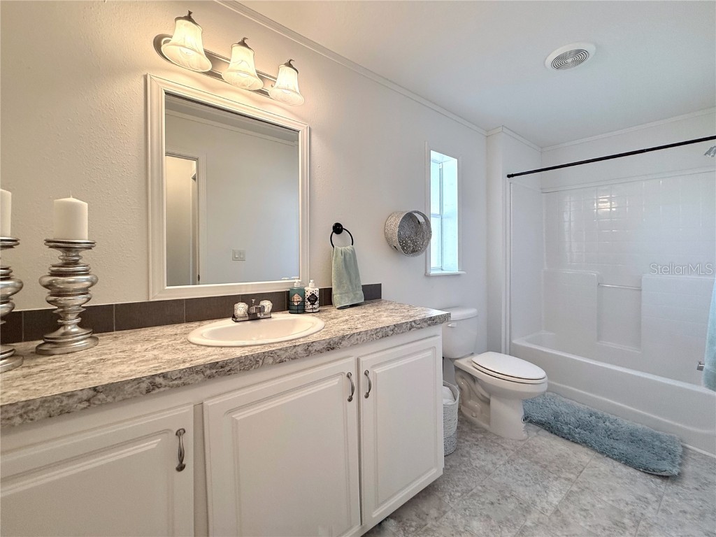 101 W Saint Johns Way Apollo Beach FL 33572 TB8450419 image11