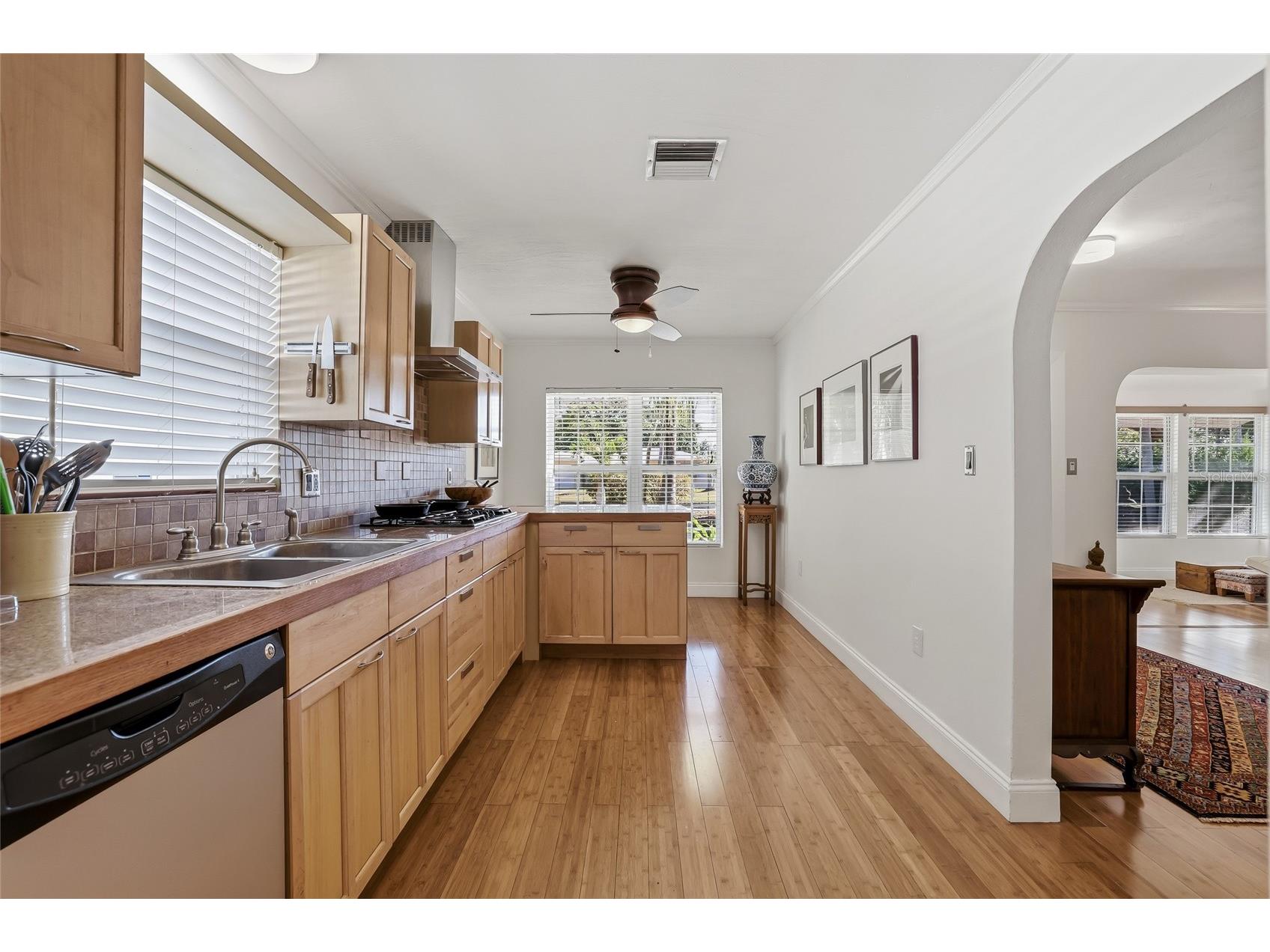 1010 45th Street North Saint Petersburg FL 33713 TB8457409 image27