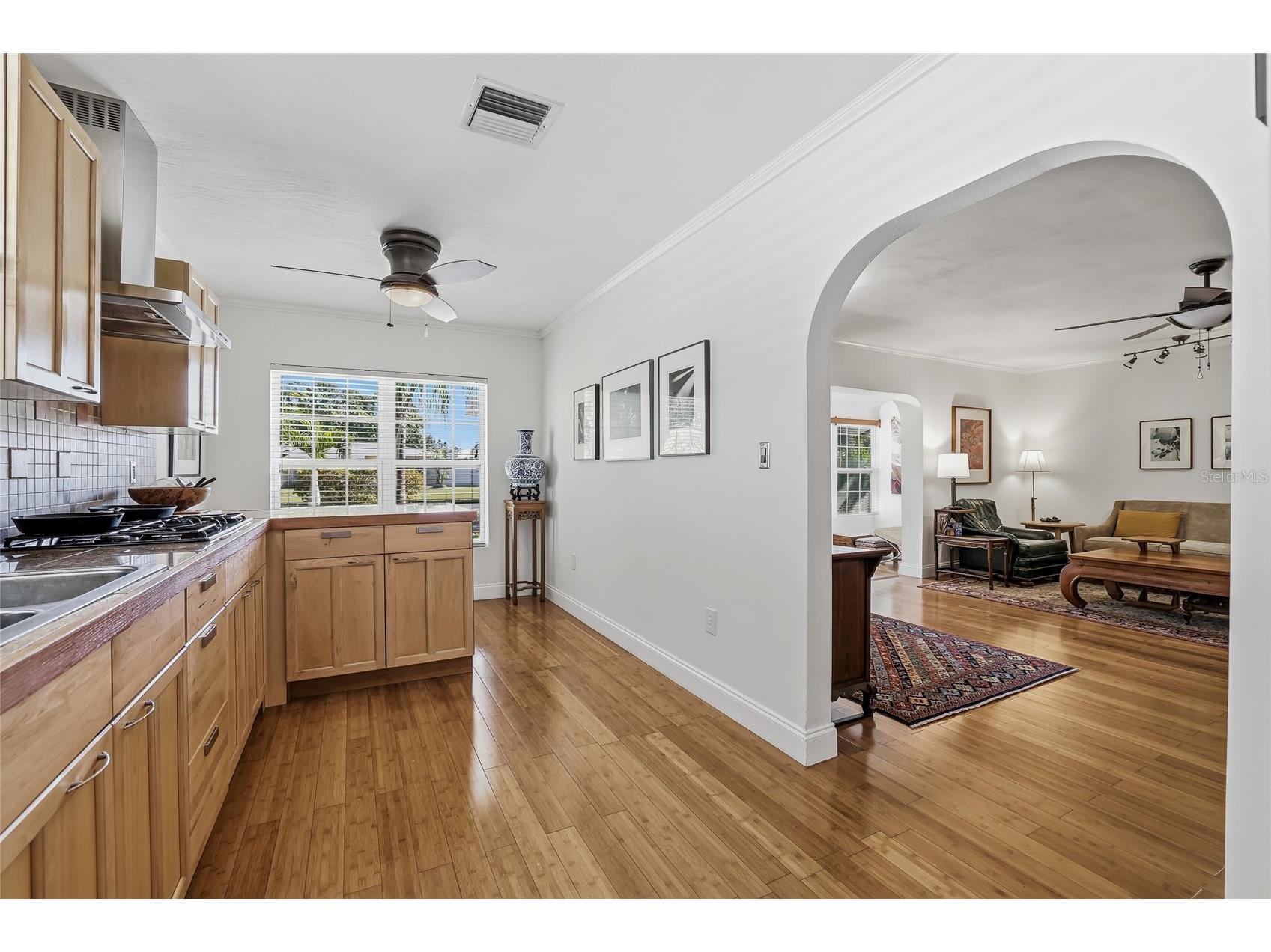 1010 45th Street North Saint Petersburg FL 33713 TB8457409 image28