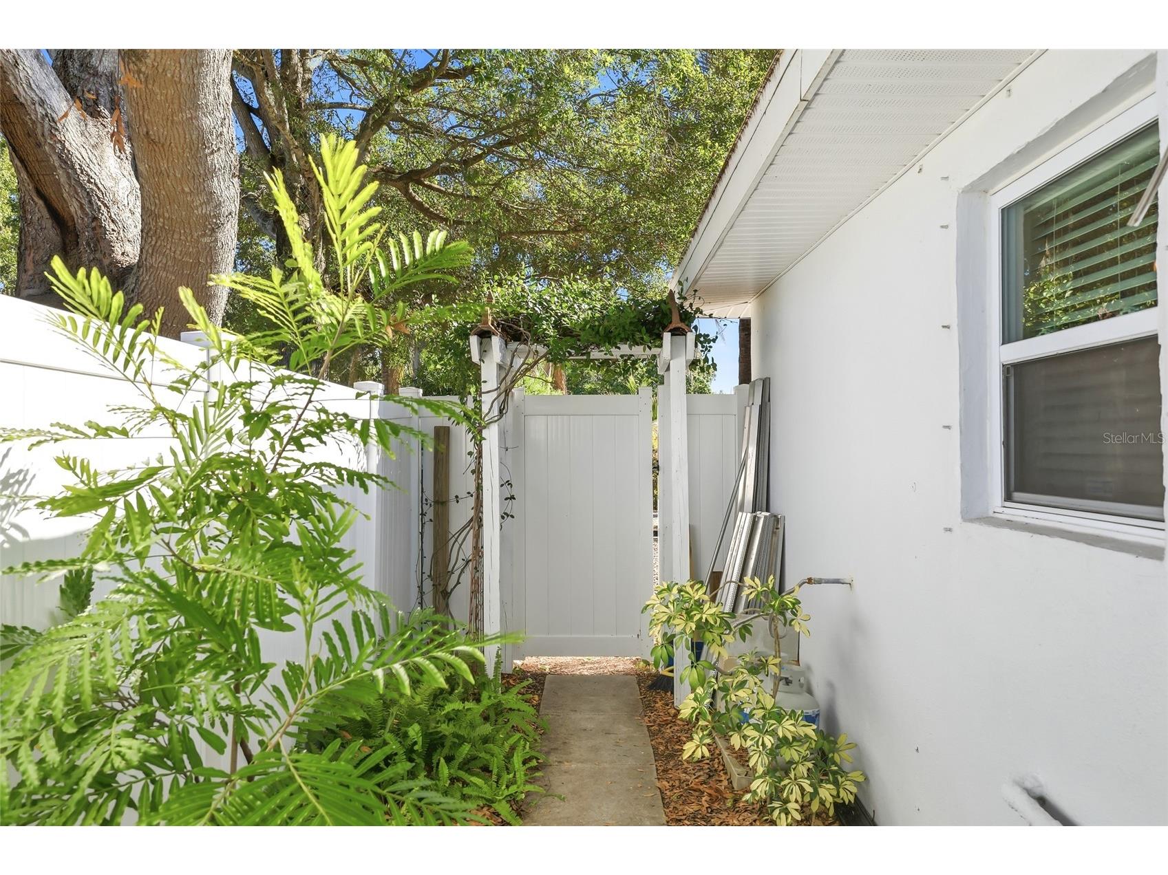 1010 45th Street North Saint Petersburg FL 33713 TB8457409 image42