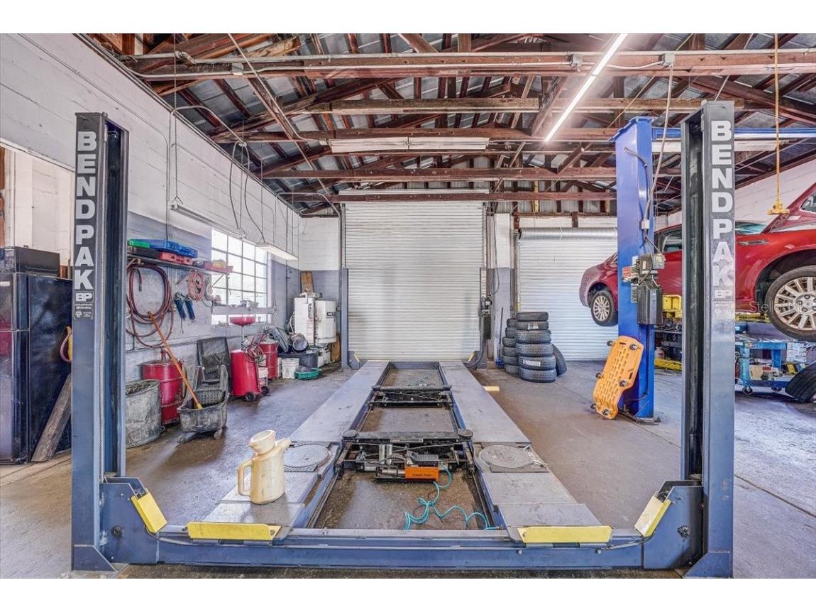 1010 Alt 19 Palm Harbor FL 34683 TB8419939 image18