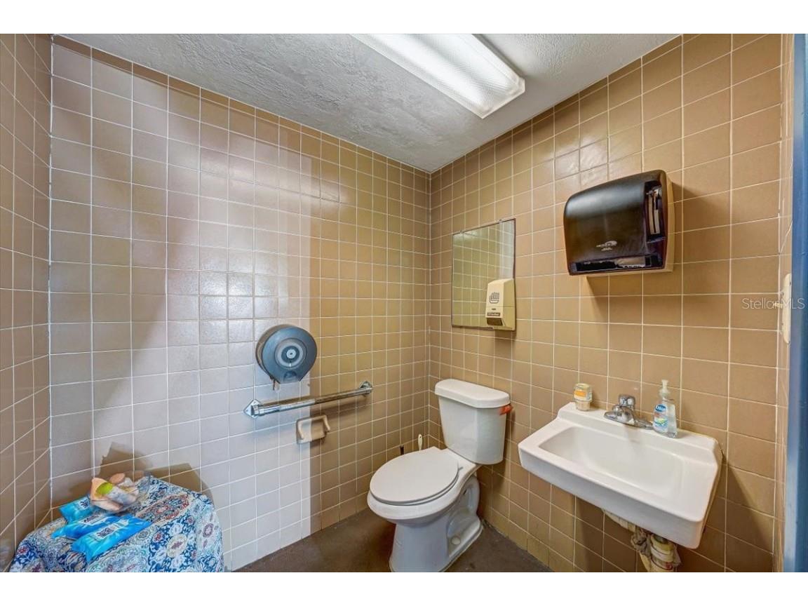 1010 Alt 19 Palm Harbor FL 34683 TB8419939 image31