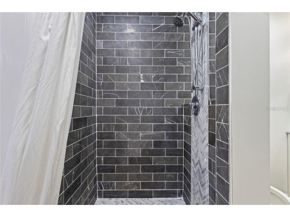 1010 Bay Breeze Terrace Largo FL 33770 TB8358596 image28