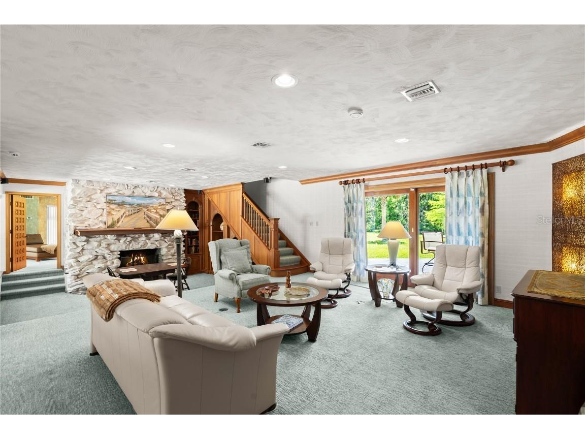 1010 Big Tree Road Daytona Beach FL 32119 V4944625 image10