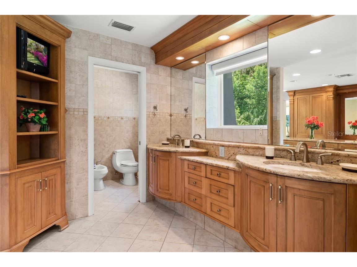 1010 Big Tree Road Daytona Beach FL 32119 V4944625 image32