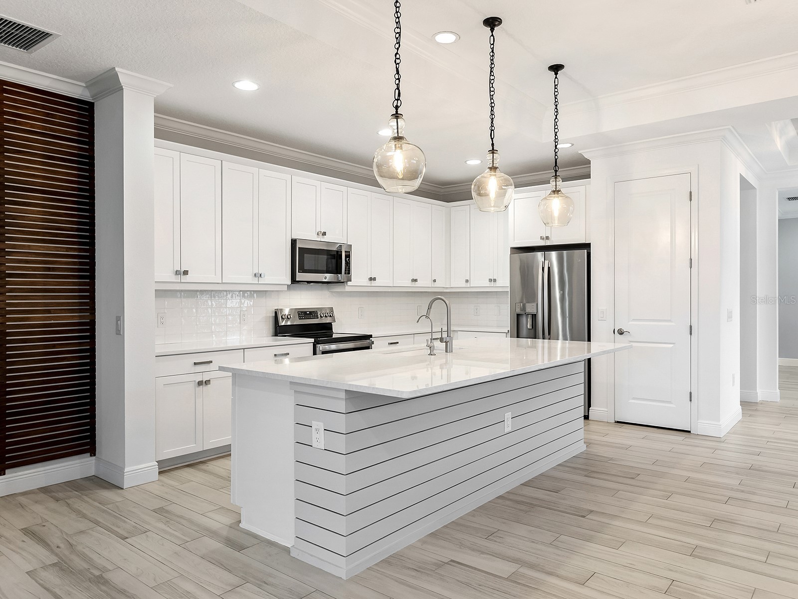 1010 Crosswind Avenue Sarasota FL 34240 A4684499 image9