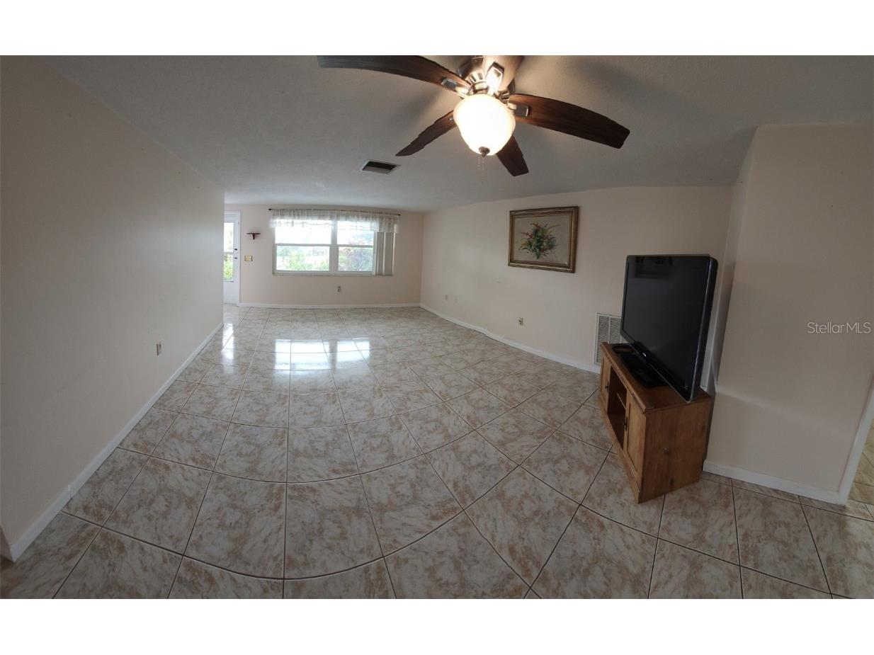 1010 Gulf Road Tarpon Springs FL 34689 TB8427518 image10