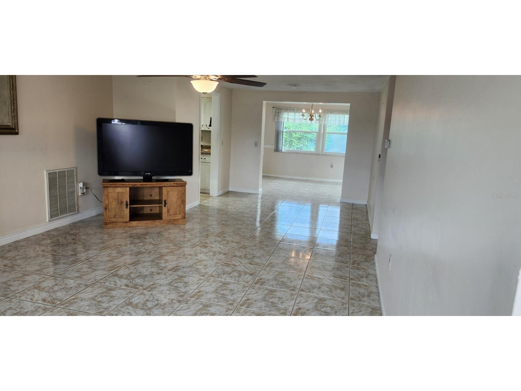 1010 Gulf Road Tarpon Springs FL 34689 TB8427518 image3