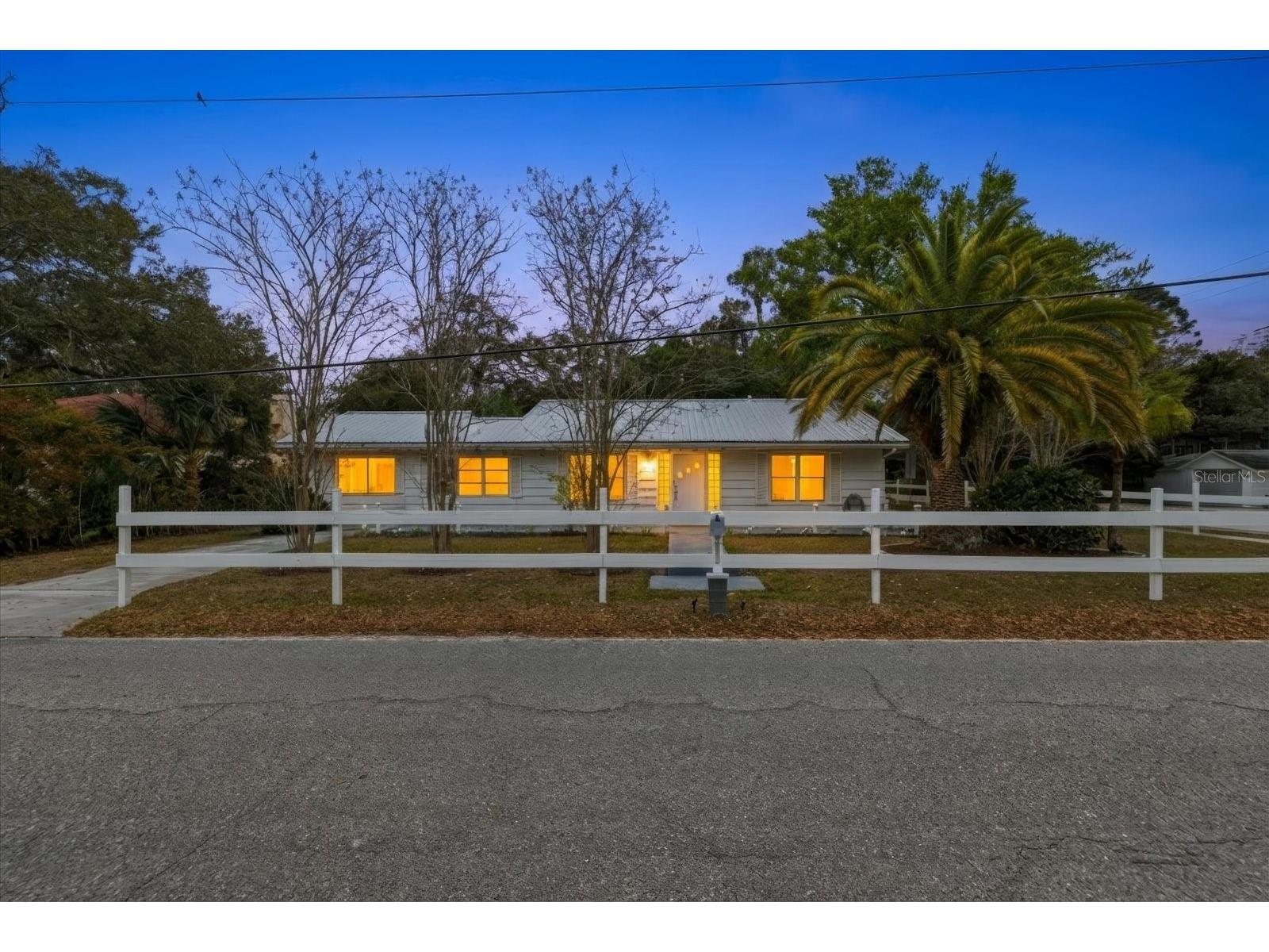 1010 Indian Beach Drive Drive Sarasota FL 34234 - SARASOTA BAY A4680856 image2