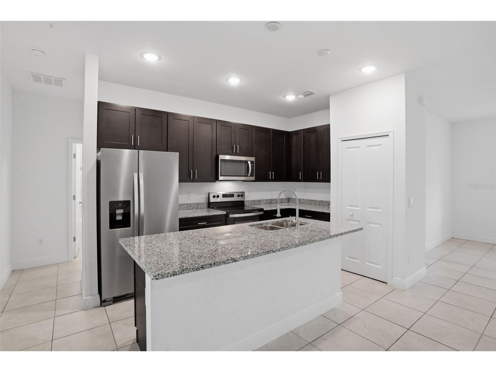 1010 Mayfair Place Kissimmee FL 34758 O6399858 image6