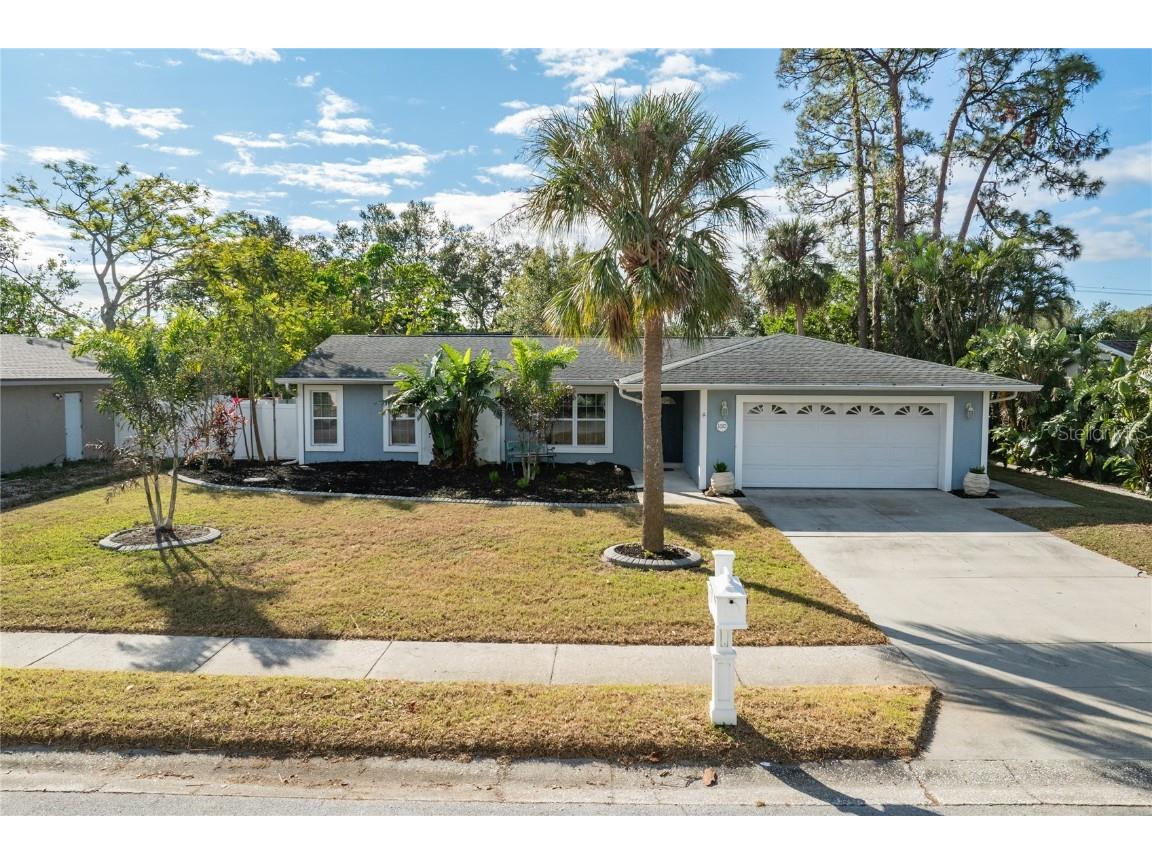 1010 Southern Pine Lane Sarasota FL 34243 A4631804 image1