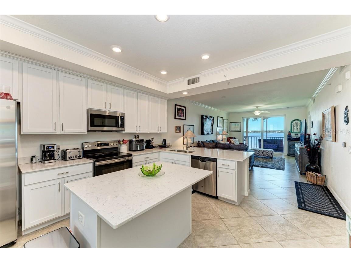 1010 Tidewater Shores Loop #304 Bradenton FL 34208 - MANATEE RIVER A4665351 image8