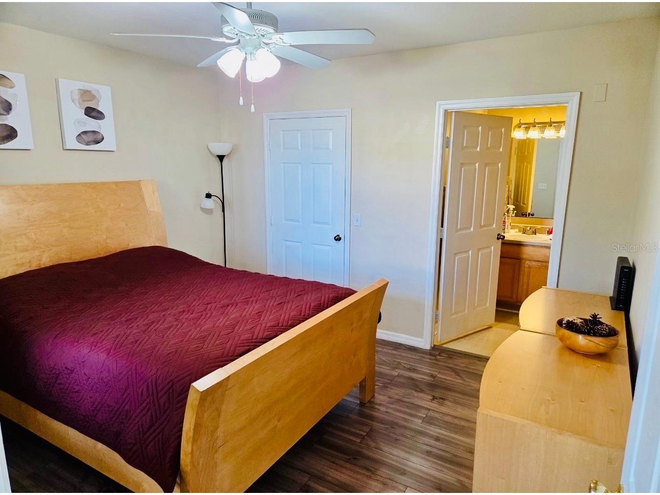 1010 Villagio Circle #104 Sarasota FL 34237 A4677523 image11