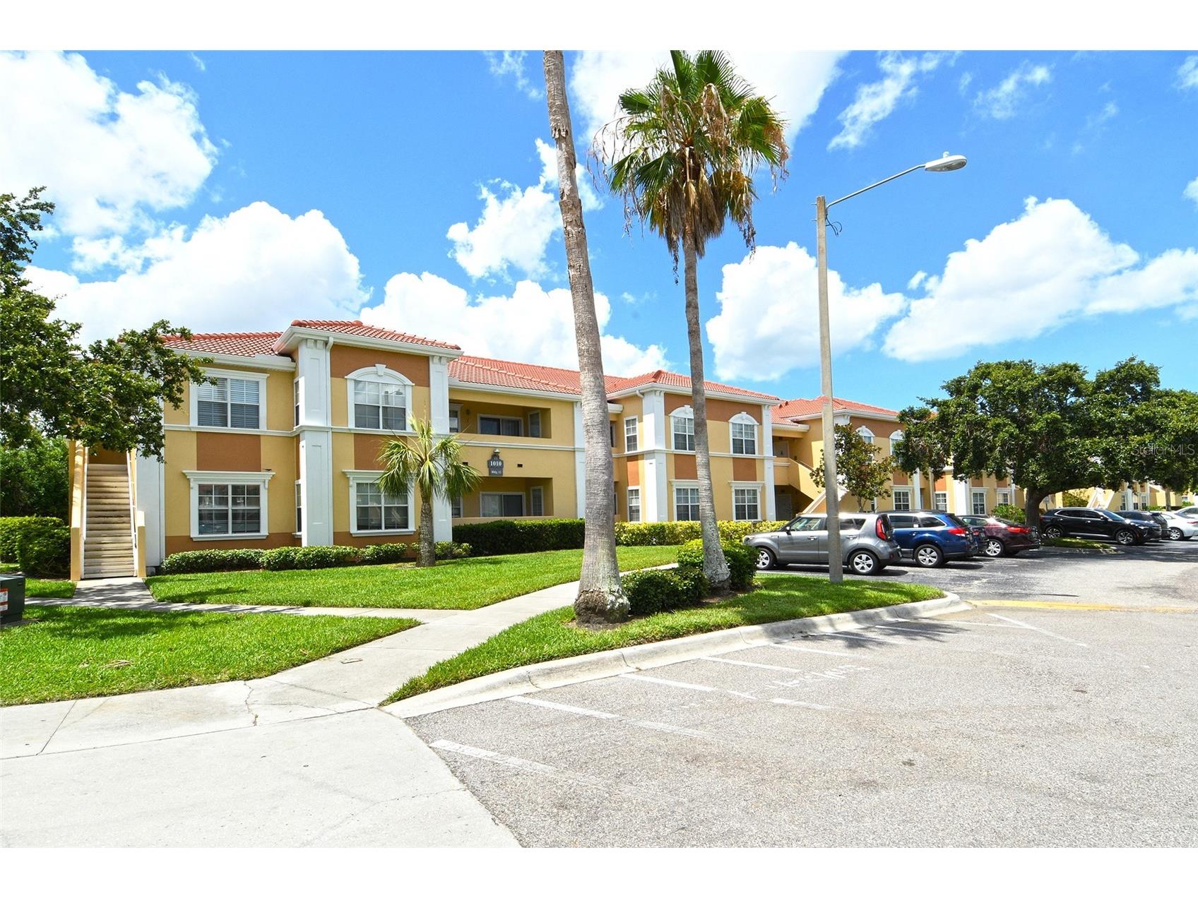 1010 Villagio Circle #201 Sarasota FL 34237 A4697851 image1