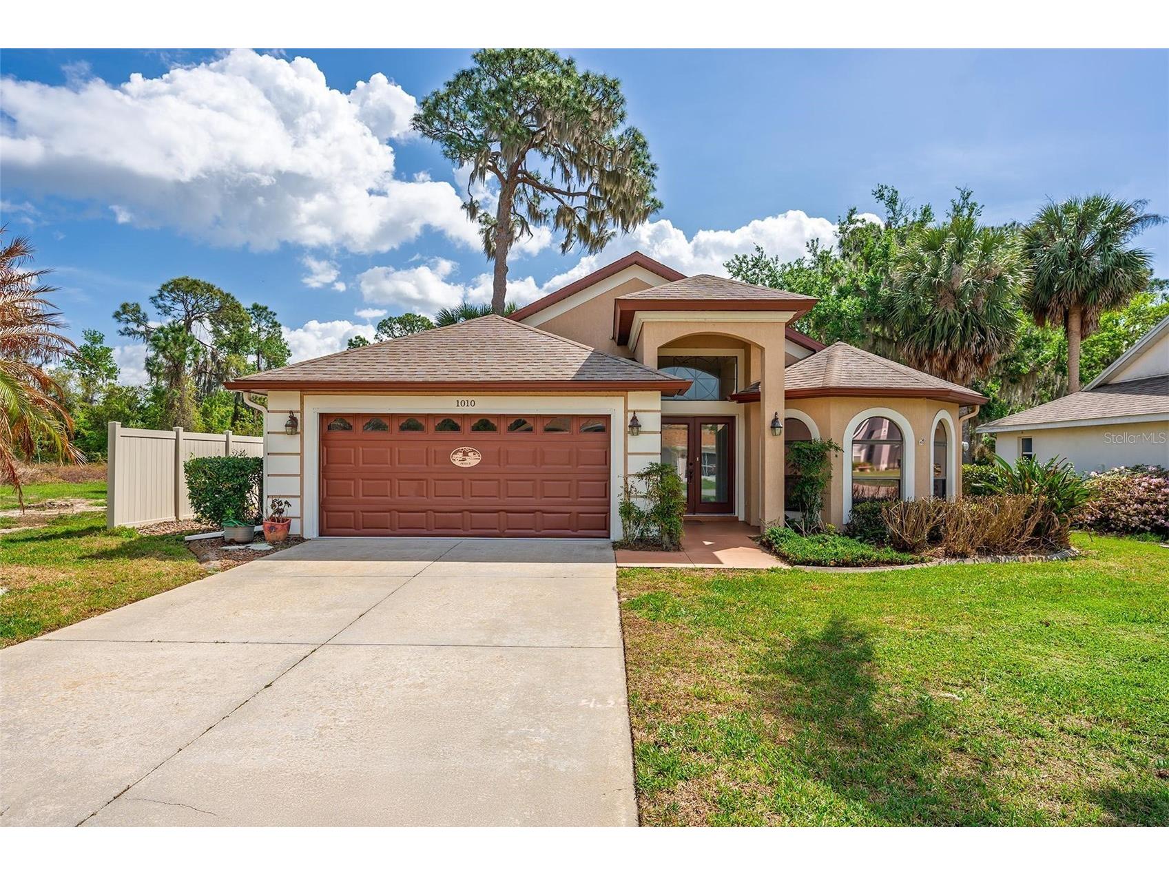 1010 Vindale Road Tavares FL 32778 G5109538 image1
