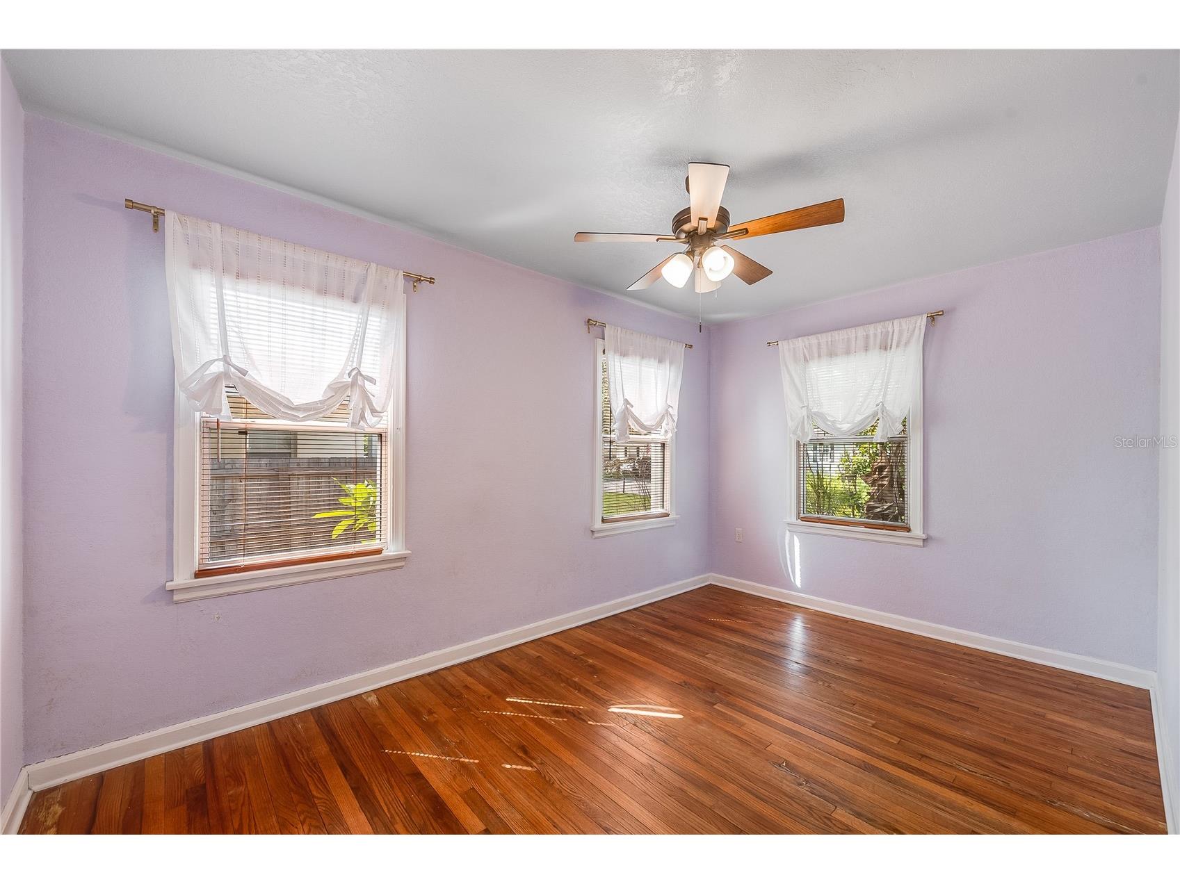 1010 W Berry Avenue Tampa FL 33603 TB8527927 image17