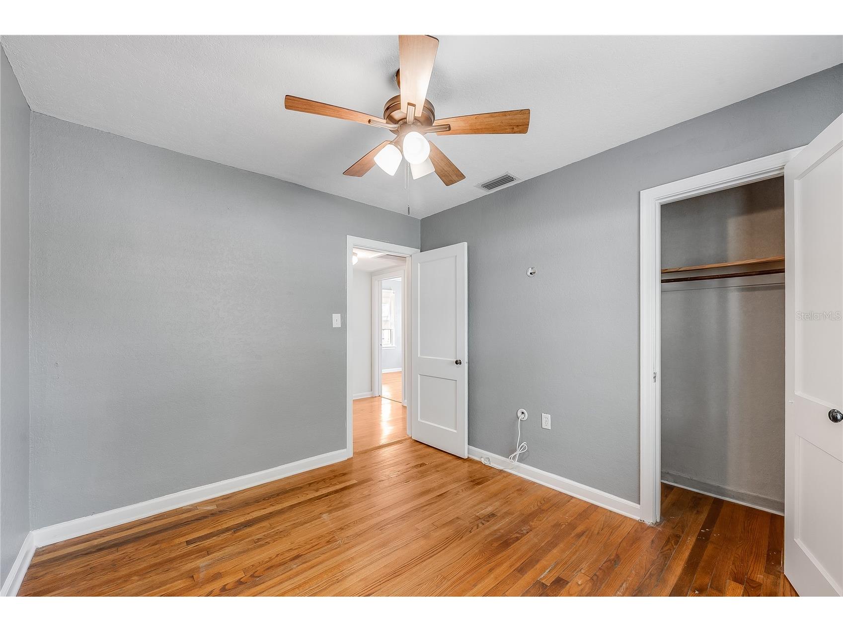1010 W Berry Avenue Tampa FL 33603 TB8527927 image19