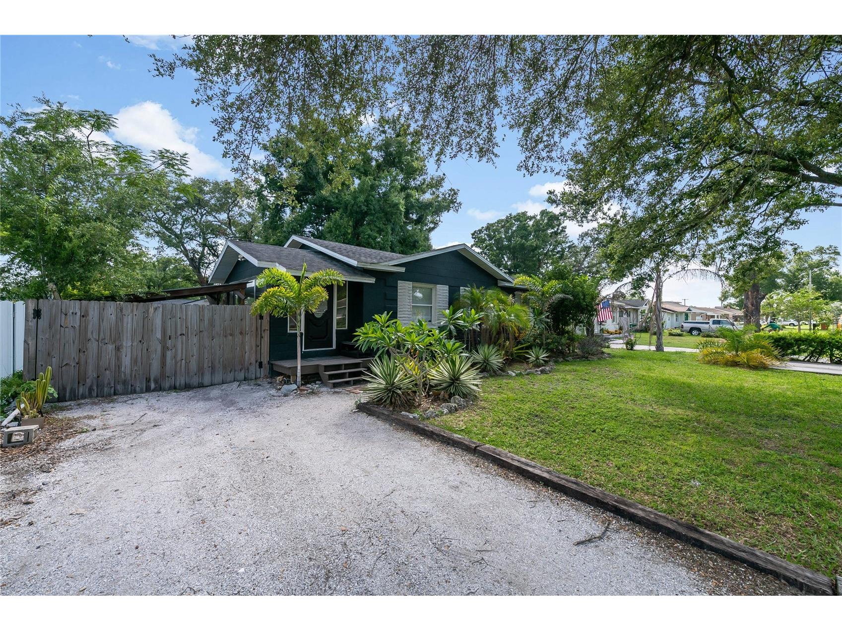 1010 W Berry Avenue Tampa FL 33603 TB8527927 image2