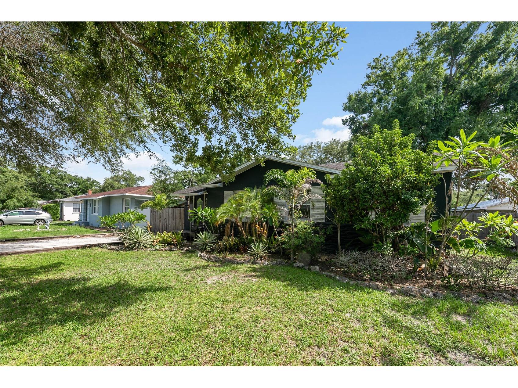 1010 W Berry Avenue Tampa FL 33603 TB8527927 image3