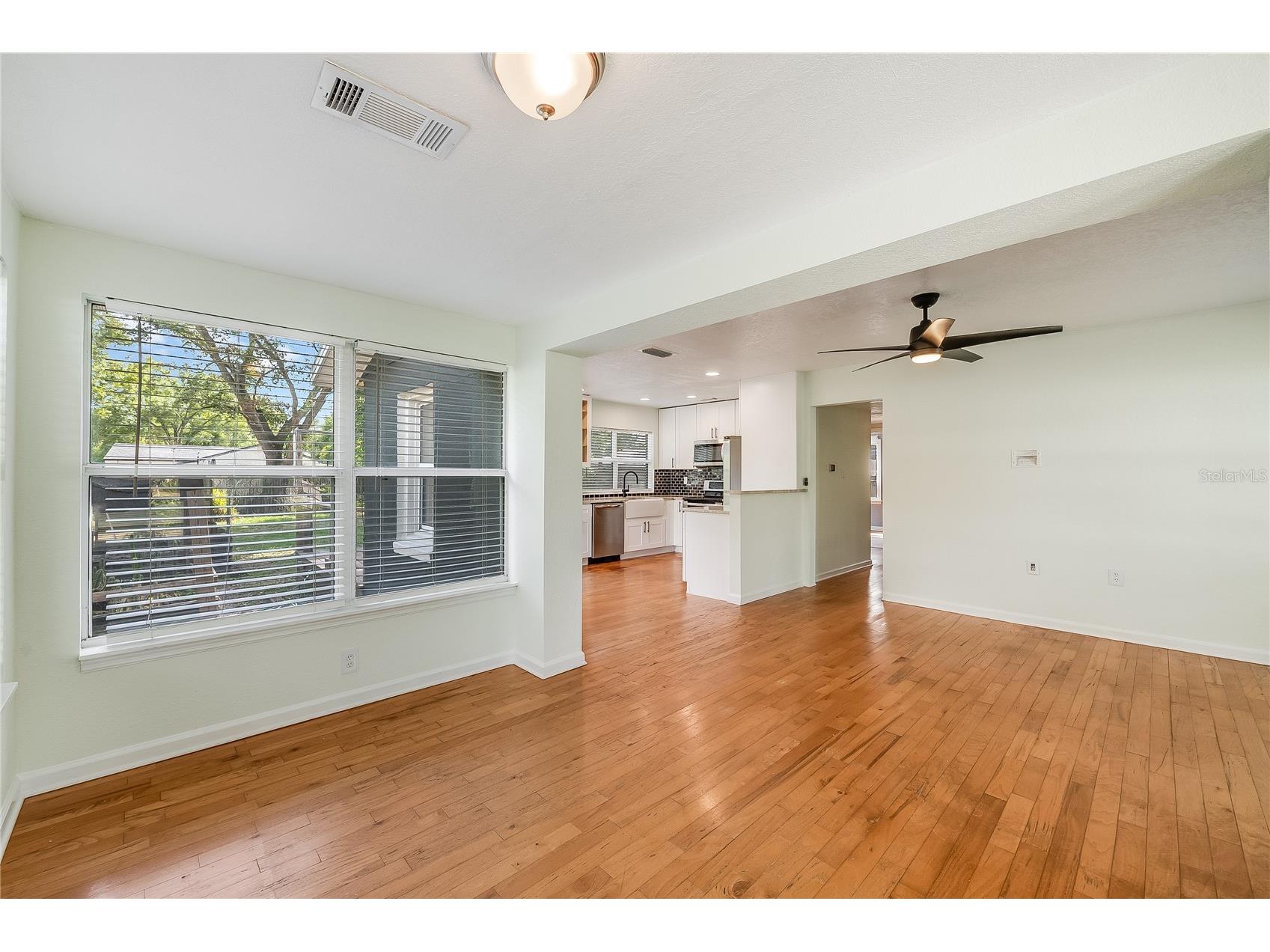 1010 W Berry Avenue Tampa FL 33603 TB8527927 image6