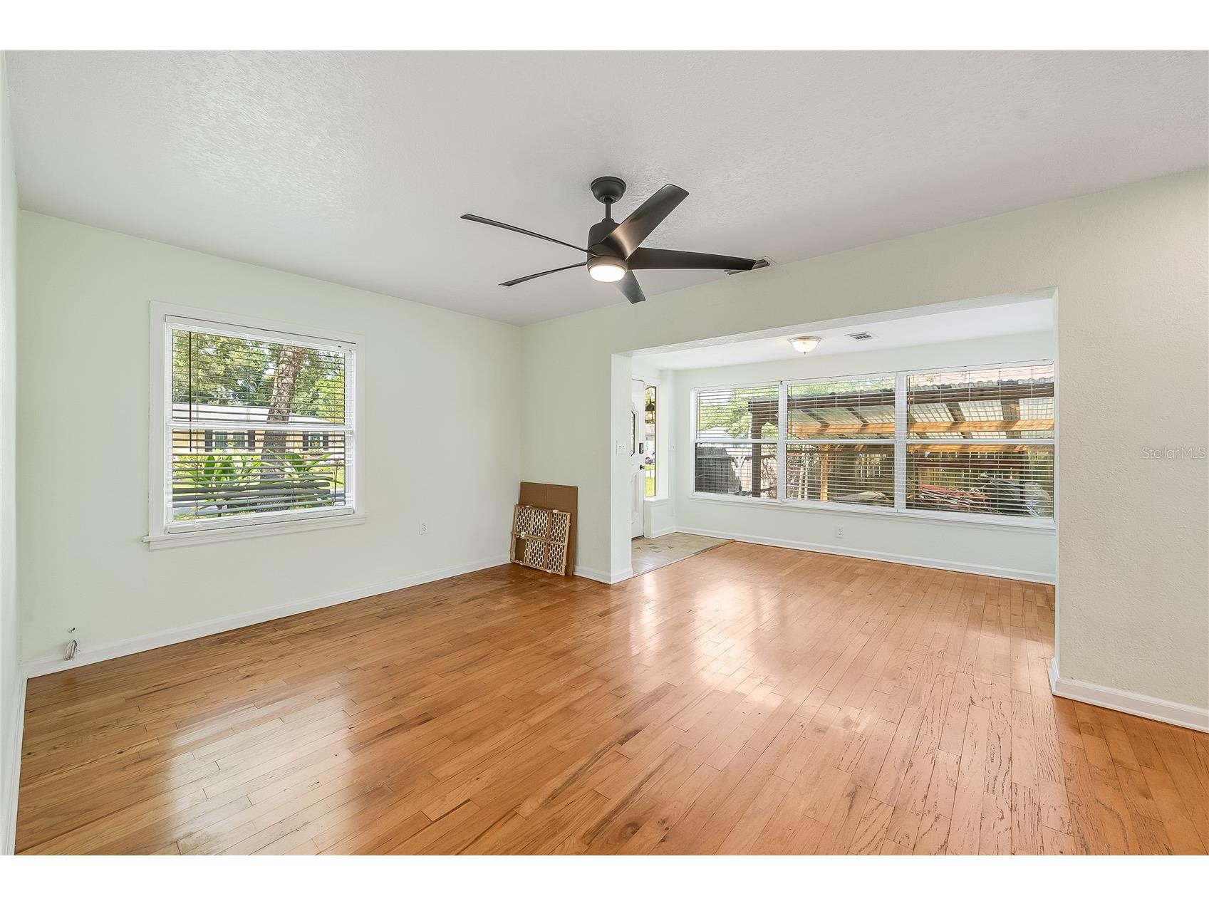 1010 W Berry Avenue Tampa FL 33603 TB8527927 image7