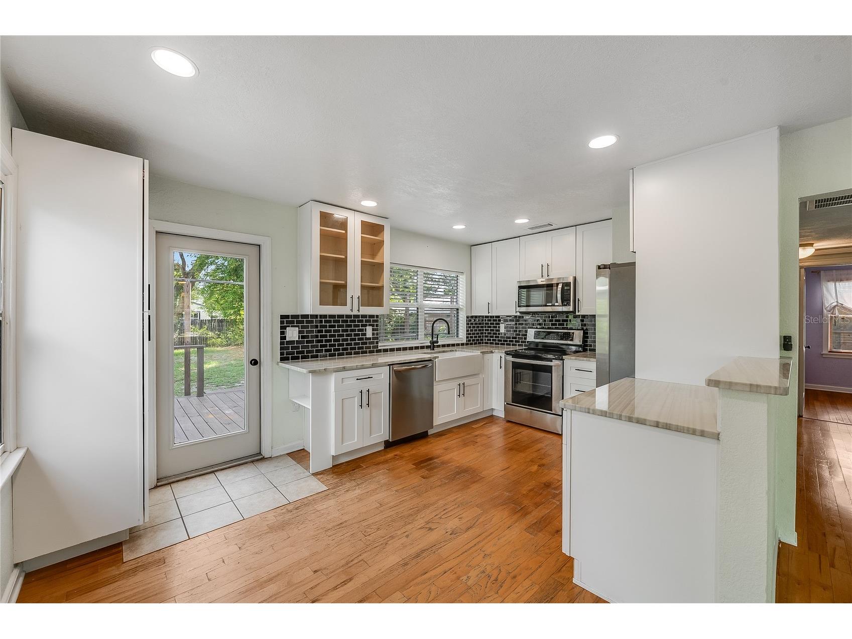 1010 W Berry Avenue Tampa FL 33603 TB8527927 image8