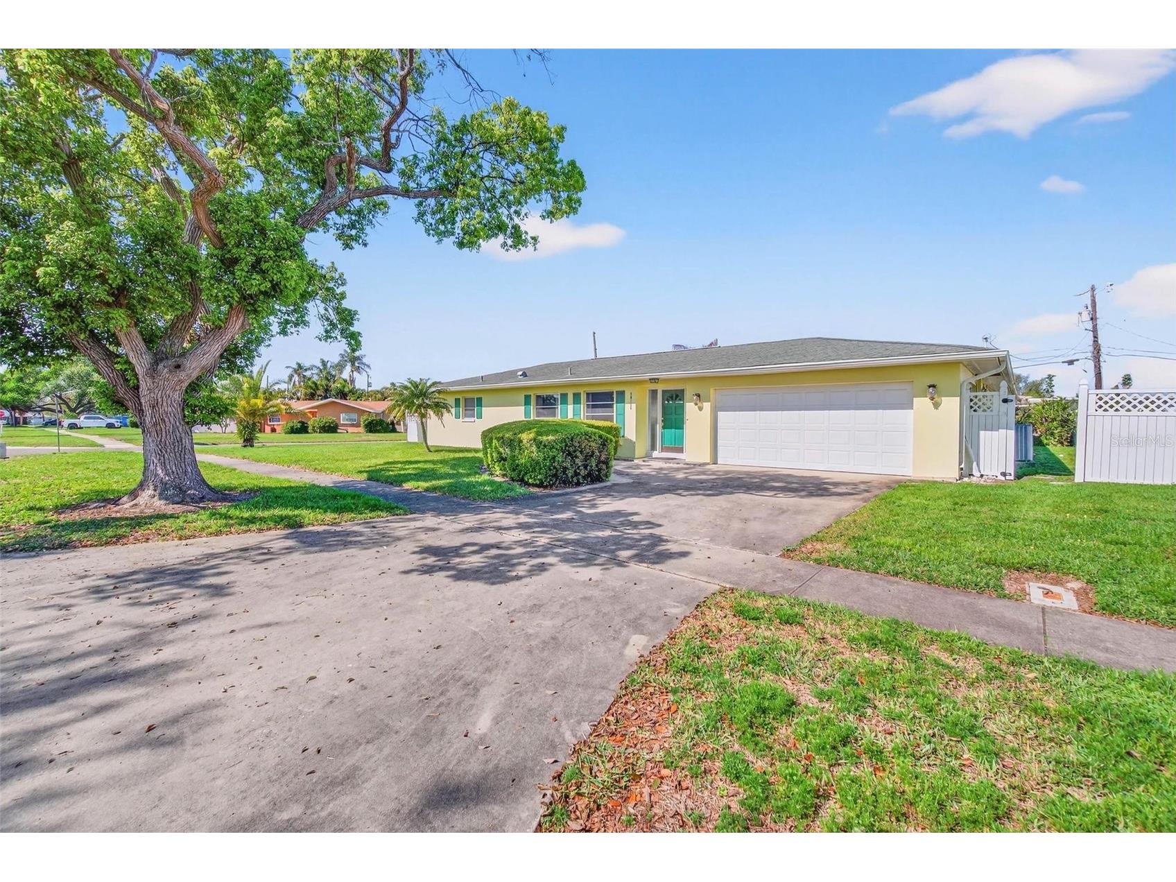 10100 Commodore Drive Seminole FL 33776 TB8491402 image1