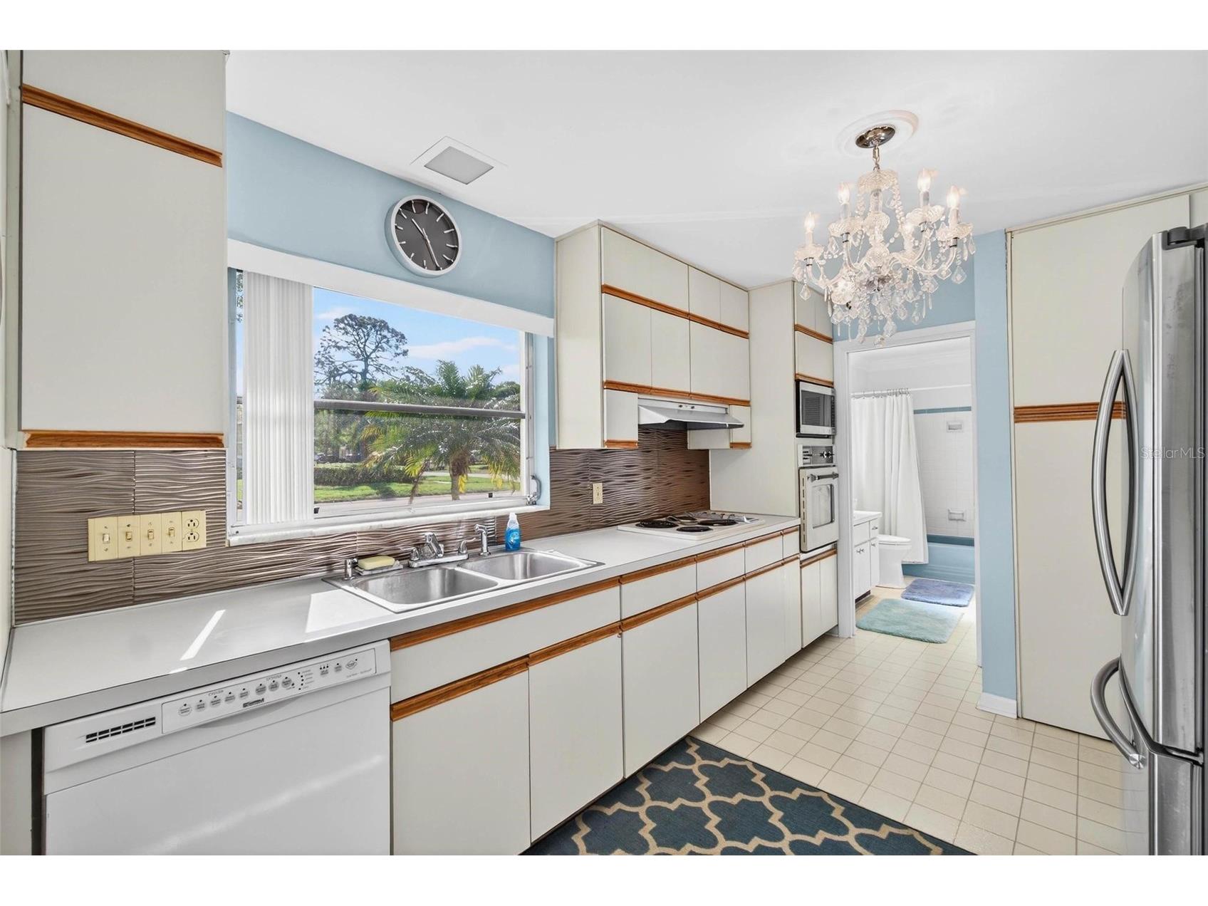 10100 Commodore Drive Seminole FL 33776 TB8491402 image10