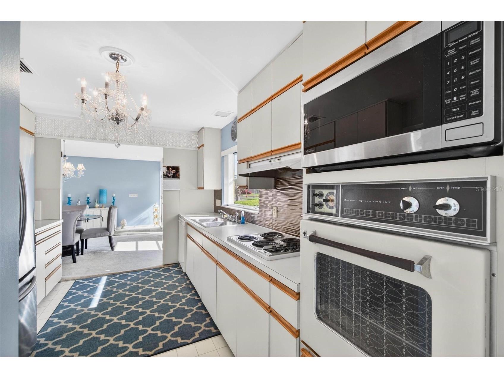 10100 Commodore Drive Seminole FL 33776 TB8491402 image11