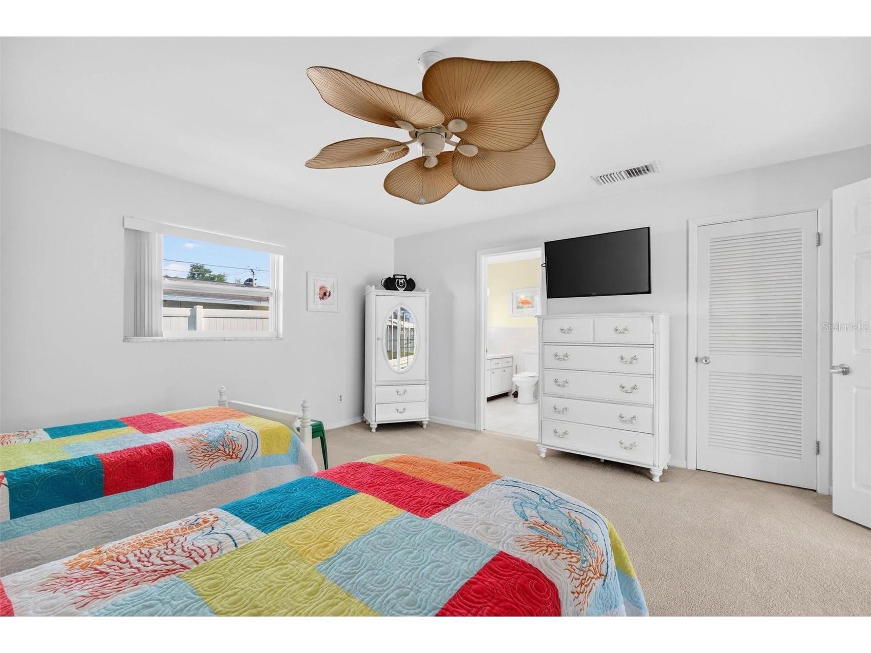 10100 Commodore Drive Seminole FL 33776 TB8491402 image23
